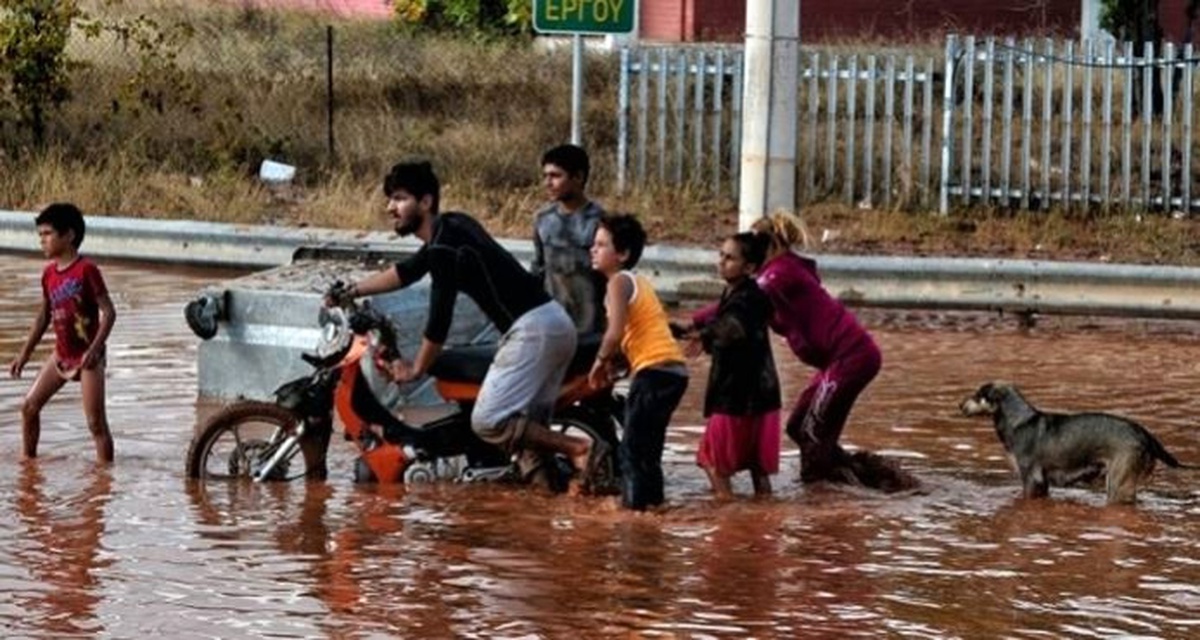 Yunanistan\'daki Selde 10 Kişi Hayatını Kaybetti