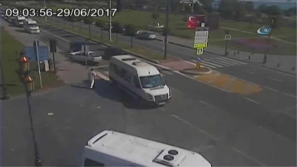 Yurt Genelindeki Trafik Kazaları Mobese Kameralarına Böyle Yansıdı