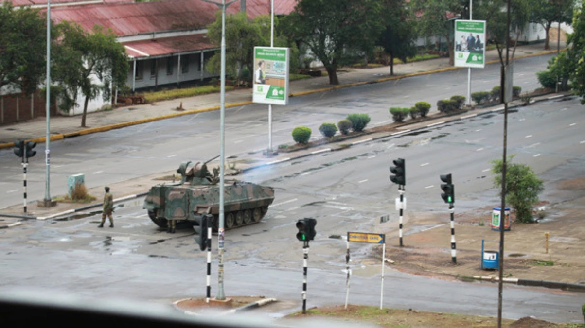 Ordu Yalanladı Ama Zimbabve\'de Tanklar Başkentte, Cumhurbaşkanı Gözaltında