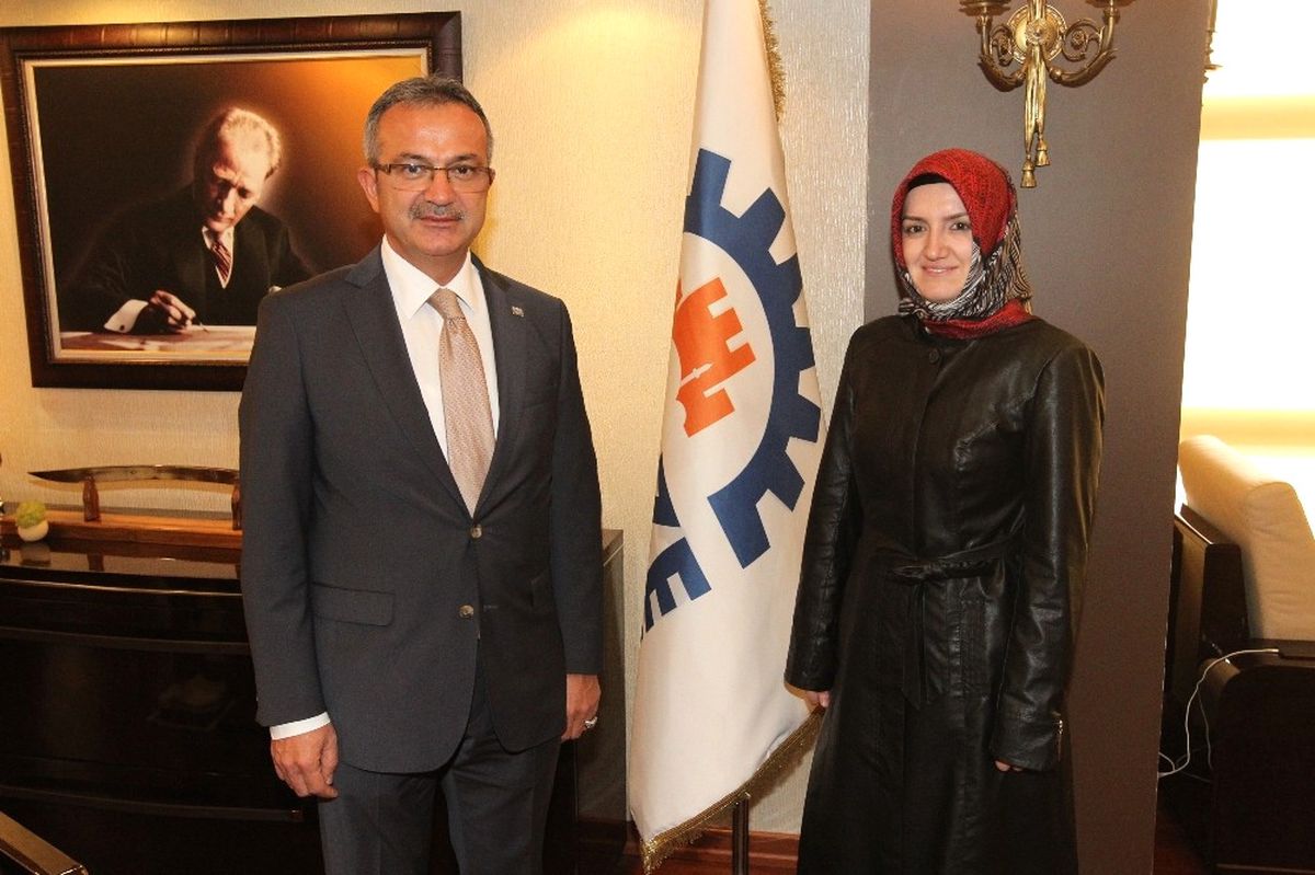 AK Parti Gebze Kadın Kollarıbaşkan Adayı Uzuner, Başkan Köşker\'i Ziyaret Etti