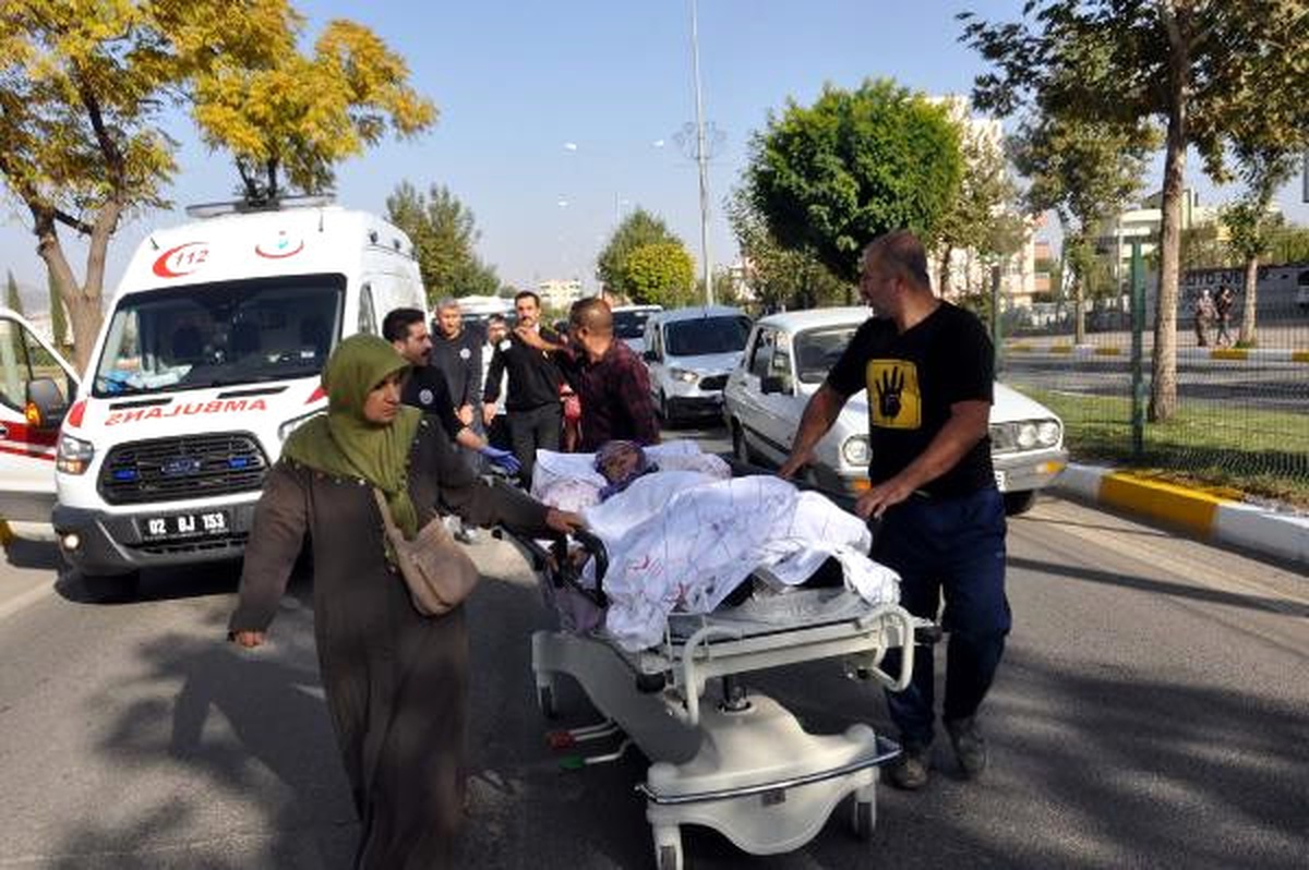 Ambulans Gelmeyince Yaşlı Kadın Sedyeyle Eve Götürüldü