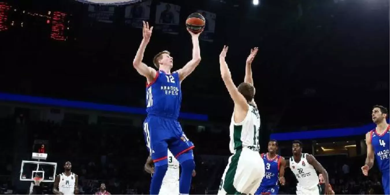 Anadolu Efes: 81 - Panathinaikos: 82