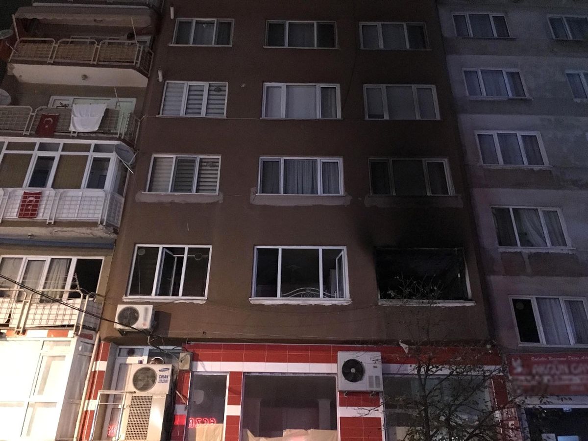 Babasına Kızdı, Evi Yaktı