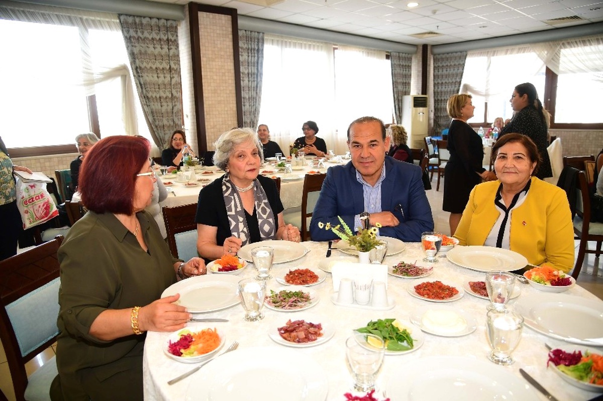 Başkan Sözlü, Cumhuriyet Öğretmenleri ile Bir Arada