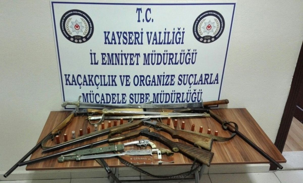 Baskın Yapılan Evden Kılıç Çıktı