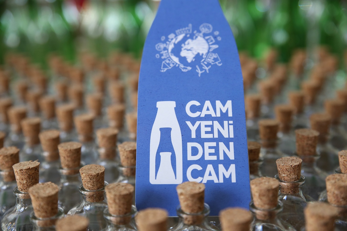 \'Cam Yeniden Cam\' Yenişehir Semt Pazarı\'ndaydı