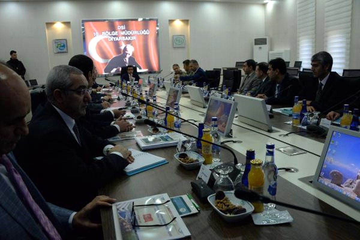 Diyarbakır Valisi Güzeloğlu: Dicle Nehri Yatağı, Tamamen Islah Edilecek