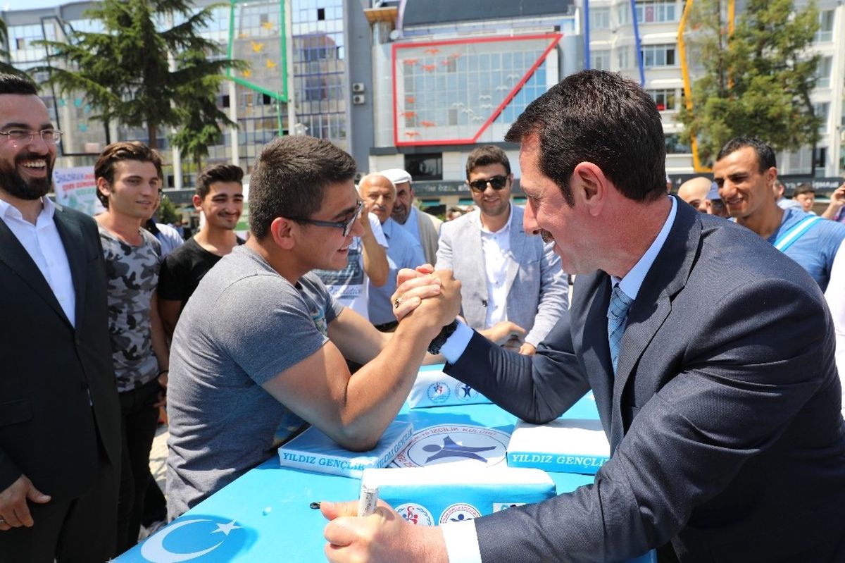 Gençler Bilek Güreşi Turnuvasında Ter Dökecek