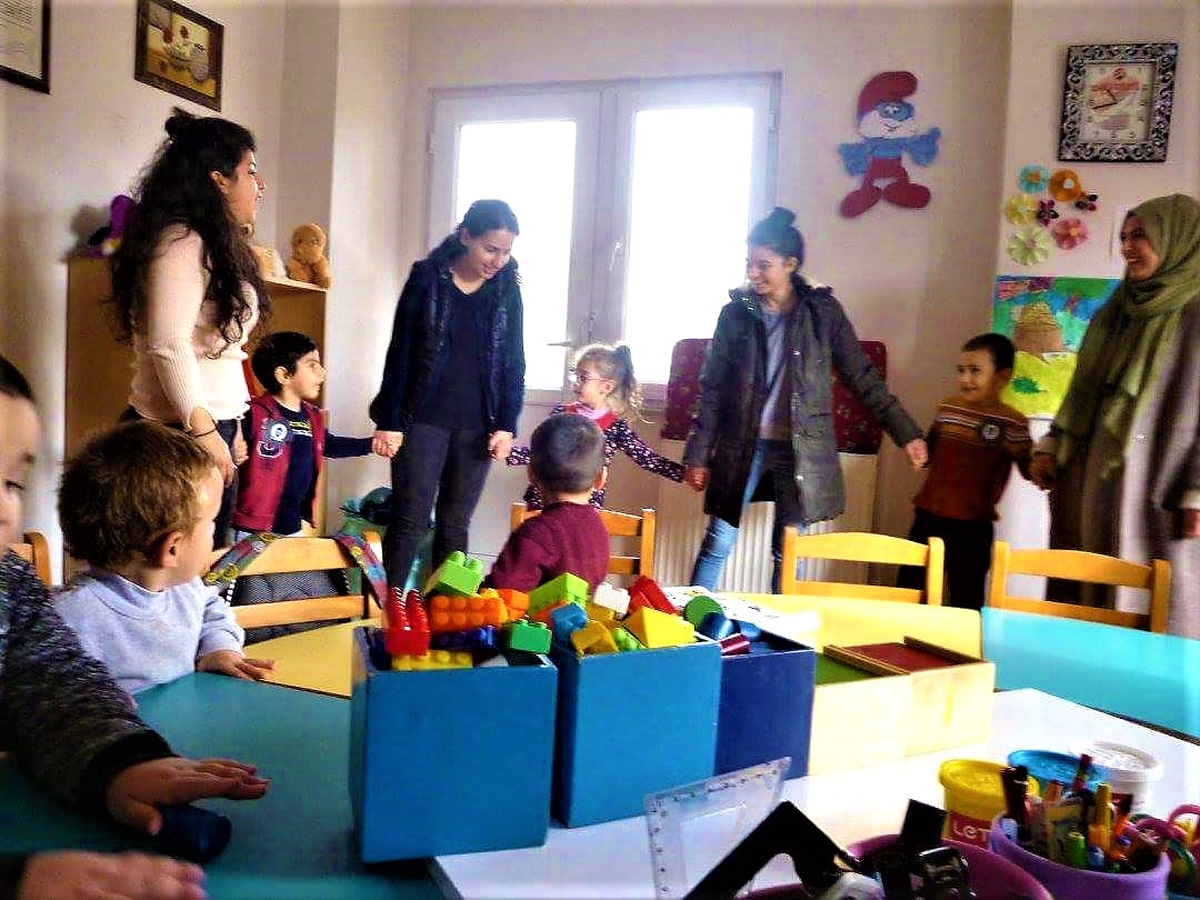GTÜ Öğrencileri Derslerini Kampüs Dışına Taşıdı