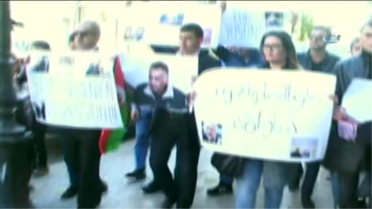Gürcistan\'da Ermenistan Büyükelçiliği Önünde Protesto