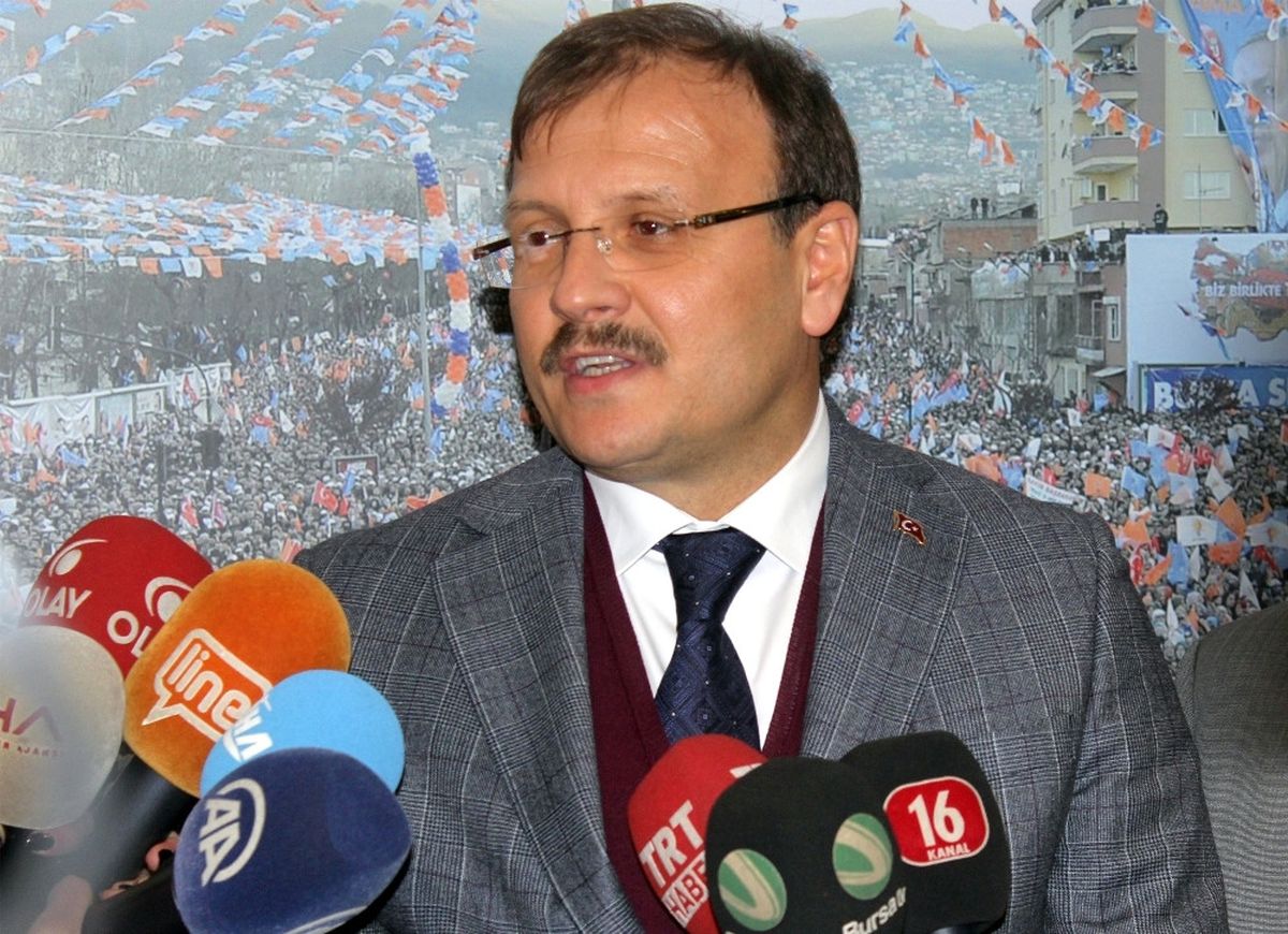 Hakan Çavuşoğlu\'ndan Yunanistan\'a Geçmiş Olsun Telefonu