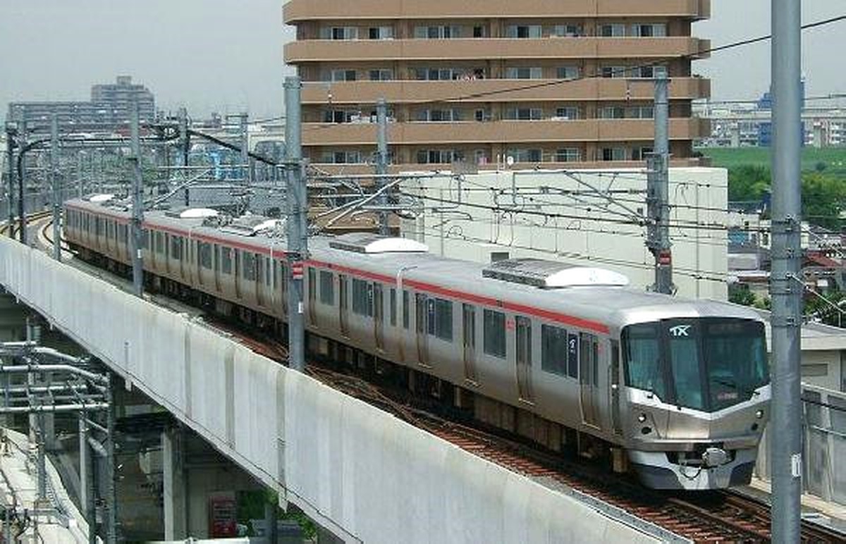 Japonya\'da 20 Saniye Erken Kalkan Tren İçin Şirket Özür Diledi