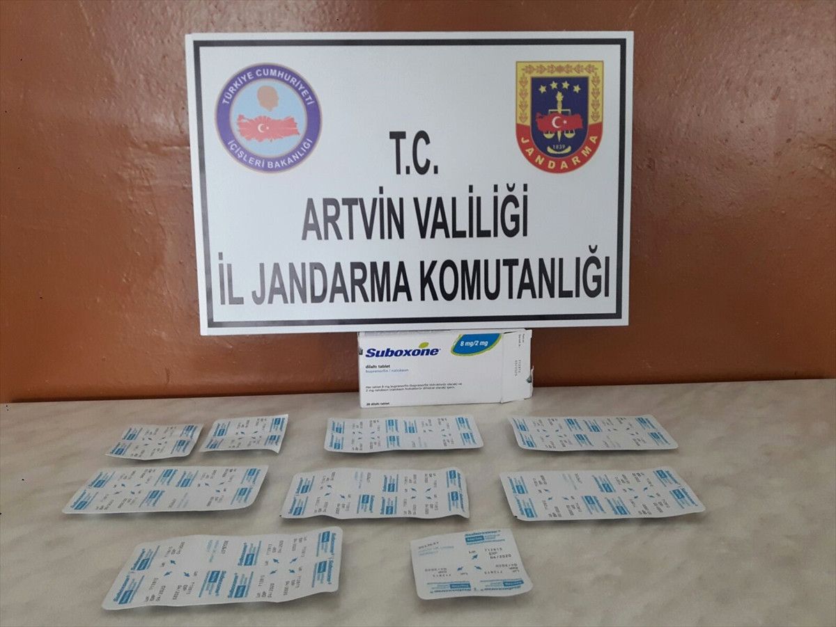 Kemalpaşa\'da Uyuşturucu Hap Ele Geçirildi
