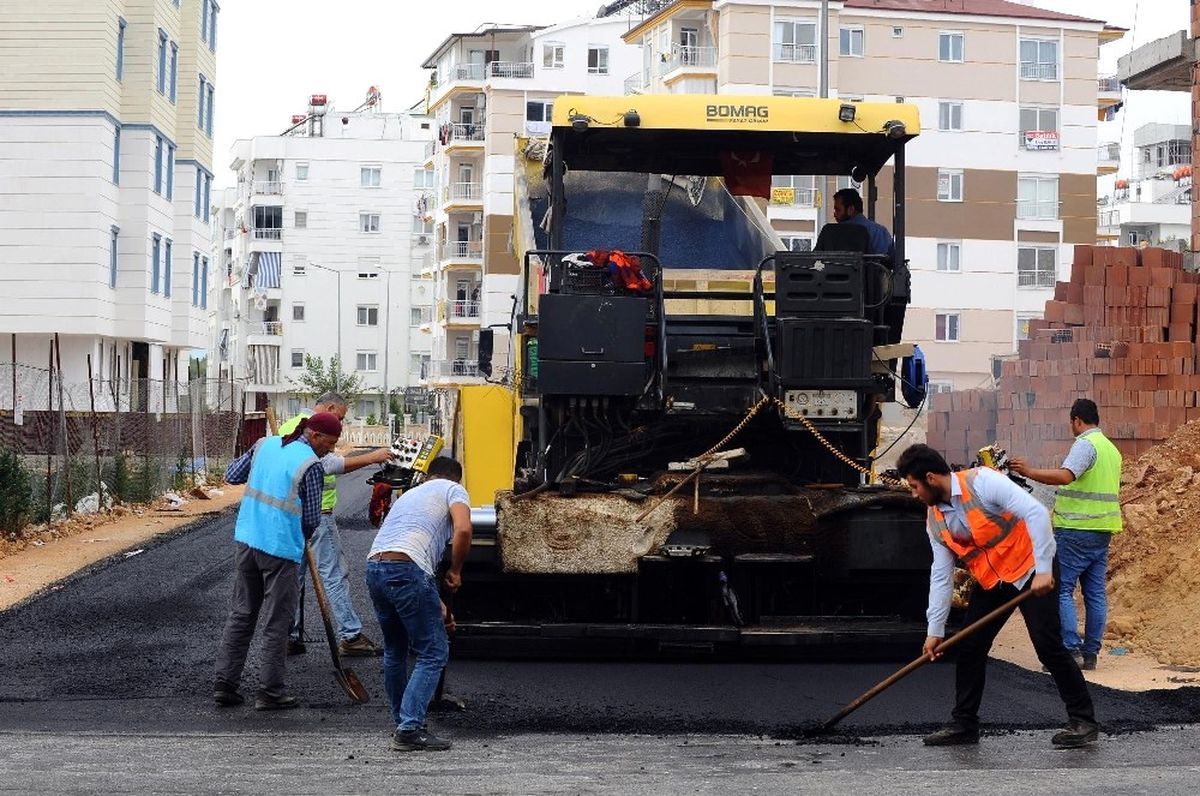 Kepez Belediyesinden Şafak Mahallesi\'ne 3 Bin 500 Ton Asfalt
