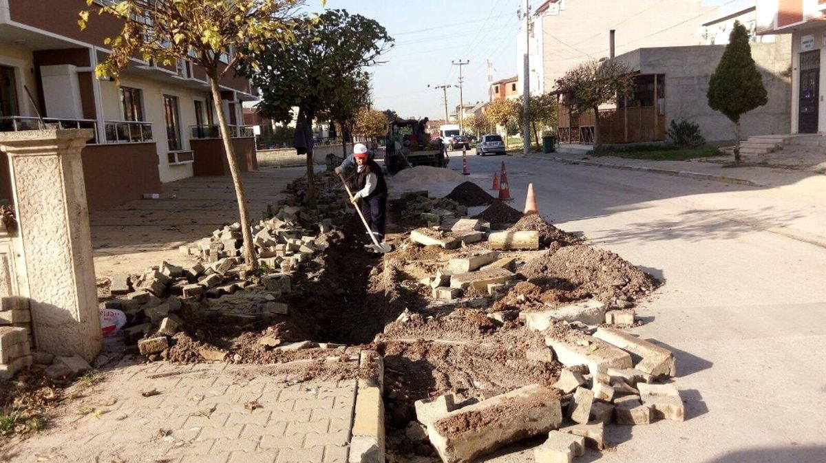 Körfez\'de Yollar Onarıldı, Bozulan Kaldırımlar Yenilendi
