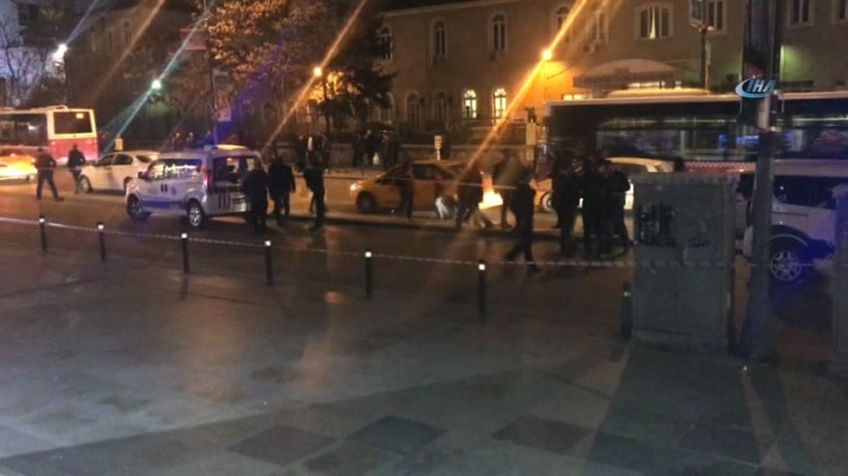 Mecidiyeköy\'de Şüpheli Çanta Alarmı