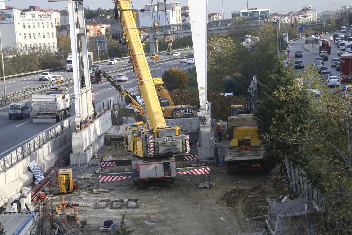 Metro Çalışmaları Başladı
