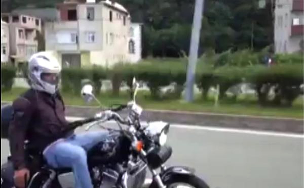 Motosiklet Sürücüsünün Tehlikeli Yolculuğu