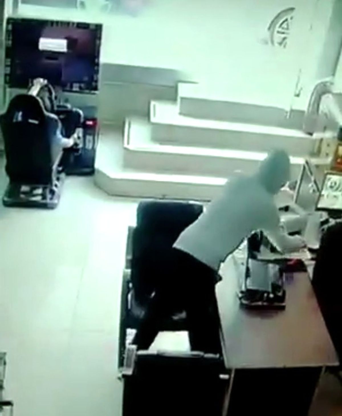 Cep Telefonu Hırsızlığı Kamerada