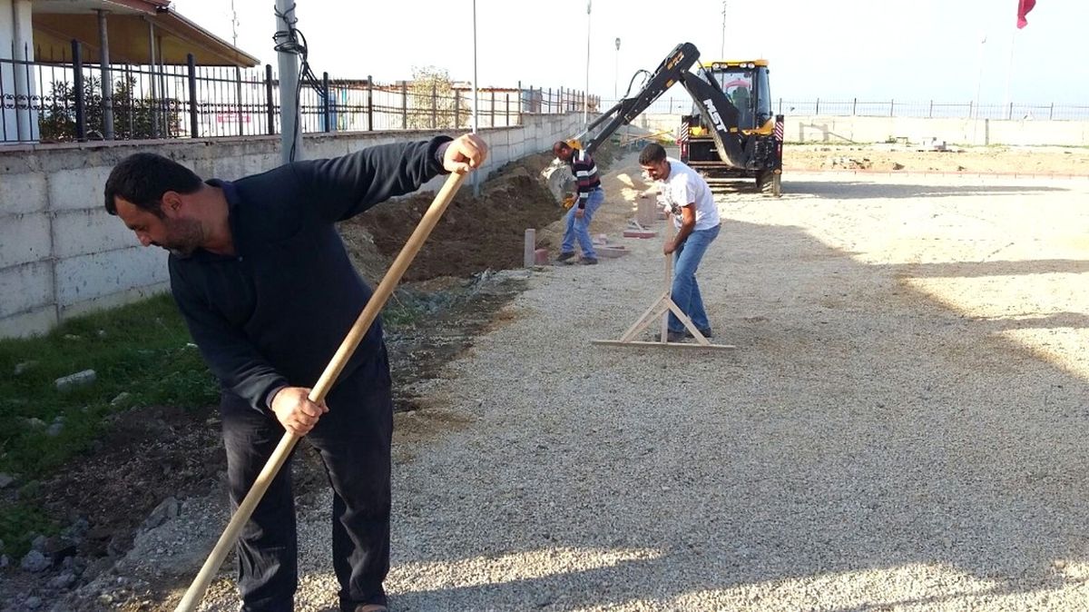 Samandağ Belediyesi Yol Çalışmalarına Devam Ediyor