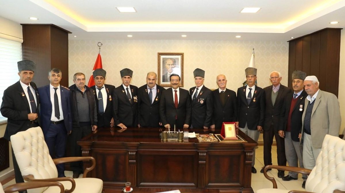 Şehit Aileleri ve Gazilerden Başkan Atilla\'ya Ziyaret