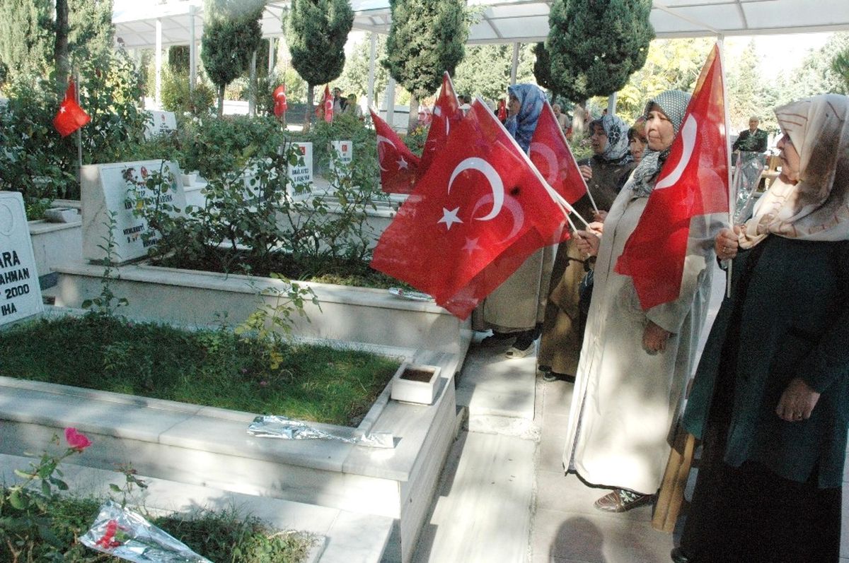 Şehit Annesi: , "Rüyamda Oğlumun Artık Çocukluk Halini Görüyorum"