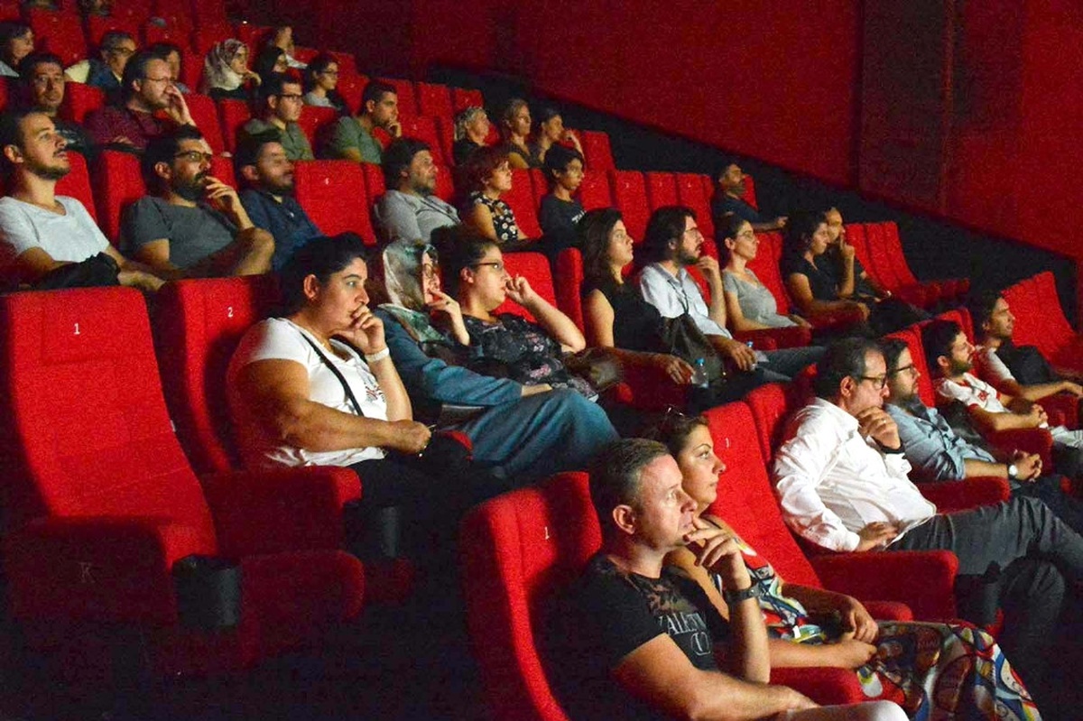 Sinemada En Çok Komedi Filmleri Tercih Edildi