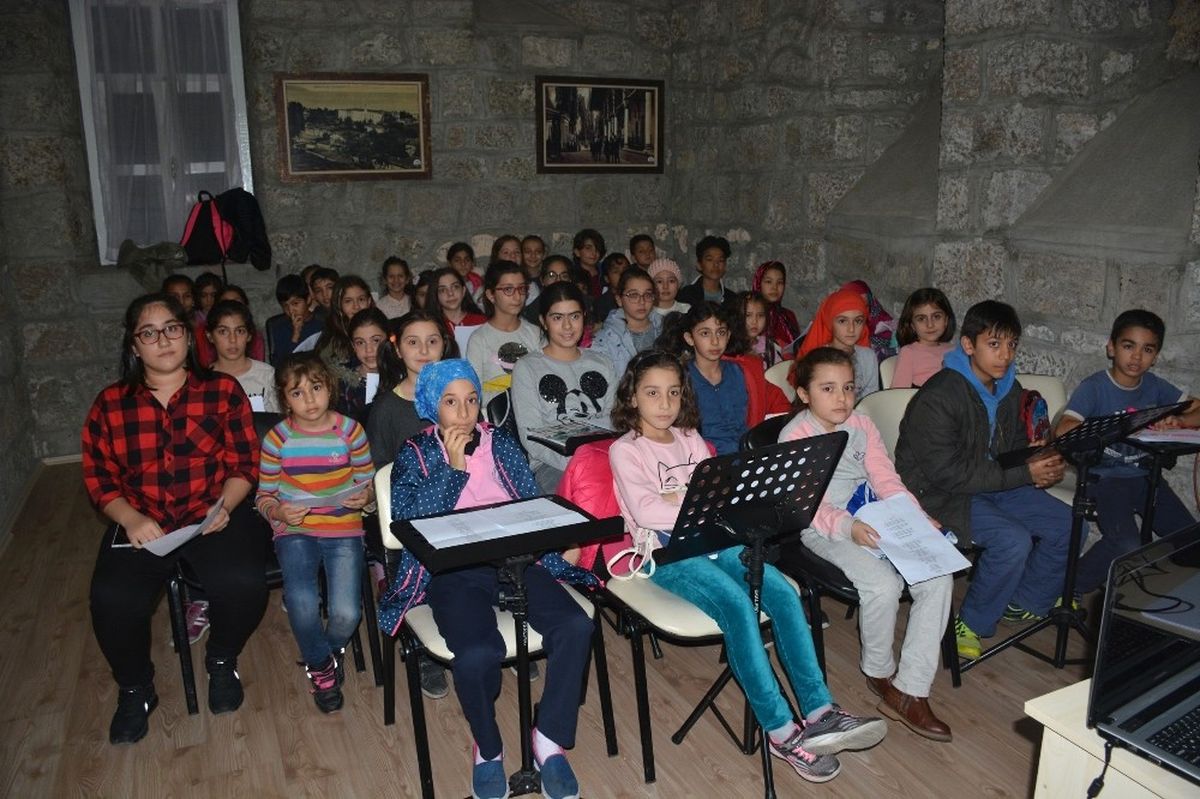 Trabzon\'da Mülteci Çocuklardan Koro Oluşturuldu