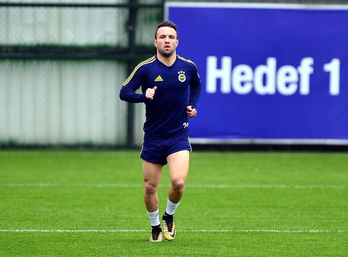 Valbuena ve Isla\'dan Kötü Haber