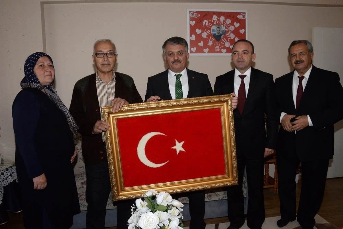 Vali Yazıcı "Kimse Kendini Yalnız Hissetmesin"