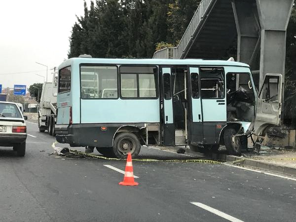 Yalova\'da Yolcu Minibüsü Kaza Yaptı: 1 Ölü, 2 Yaralı