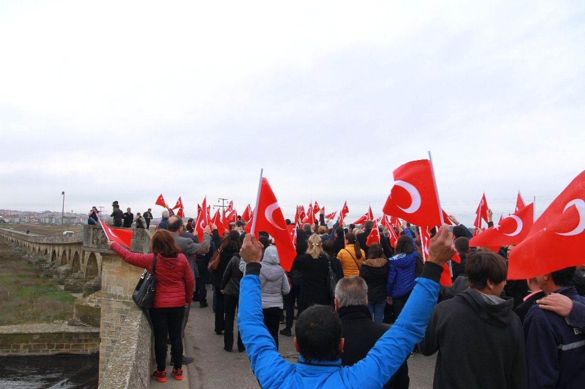 18 Kasım Kurtuluş Köprü Yürüyüşü Yapıldı.