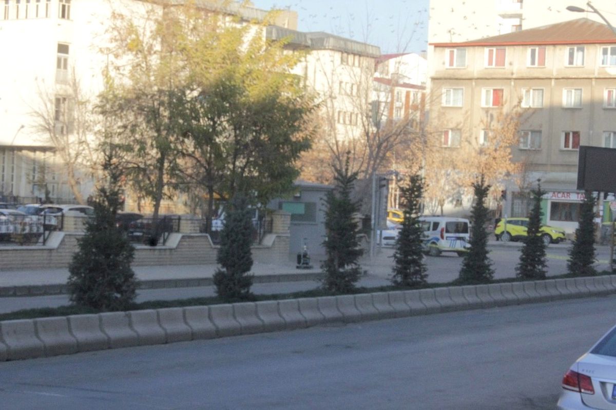 Ağrı\'da Şüpheli Çanta Paniğe Neden Oldu