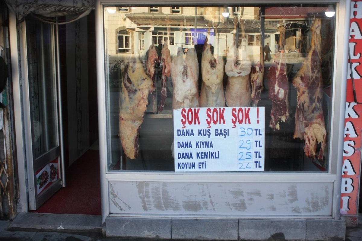 Ağrı\'da Vatandaşlar Ucuz Et Yiyor