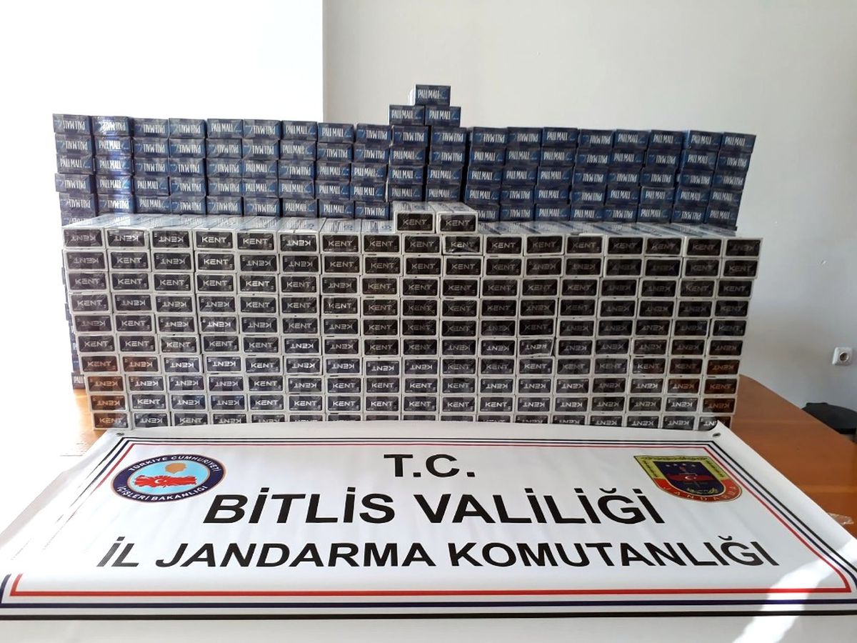 Ahlat\'ta 4 Bin 600 Paket Kaçak Sigara Ele Geçirildi