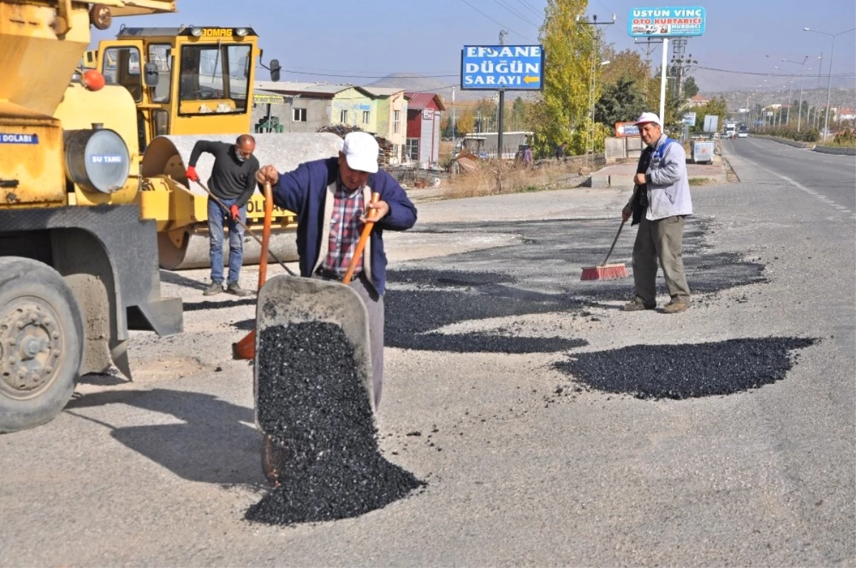 Asfalt ve Yama Çalışmaları Devam Ediyor