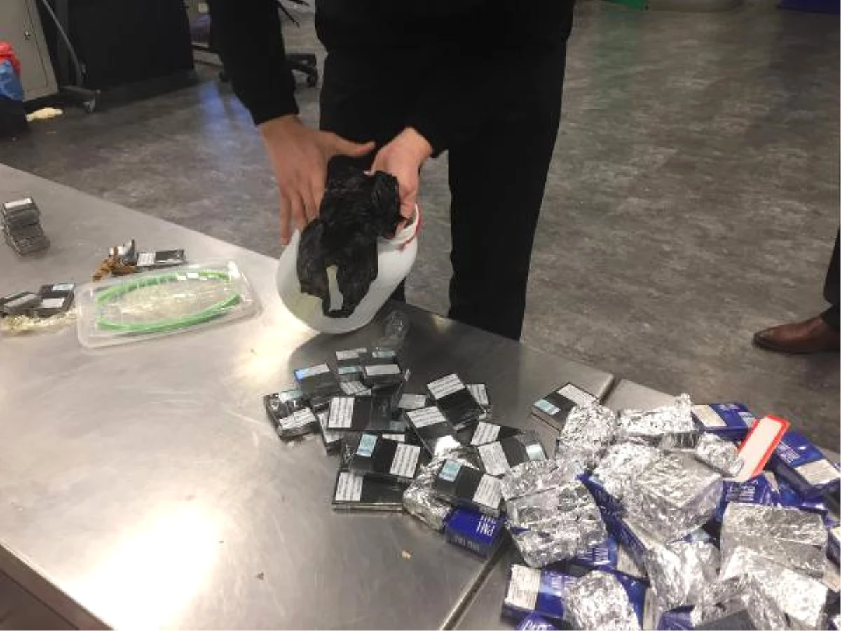 Atatürk Havalimanı\'nda Günde Yaklaşık 5 Bin Paket Kaçak Sigara Ele Geçiriliyor