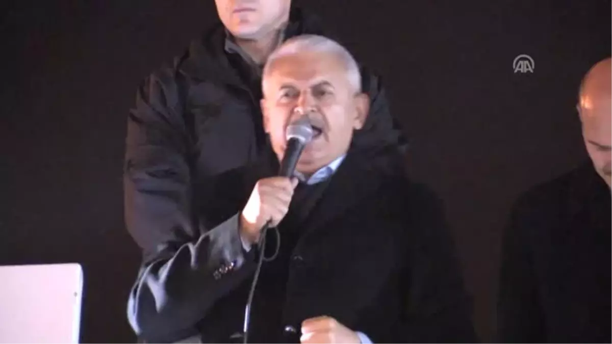 Başbakan Yıldırım: "Ey Kılıçdaroğlu, Türkiye\'yi Görmek İstiyorsan Hakkari\'ye Gel"