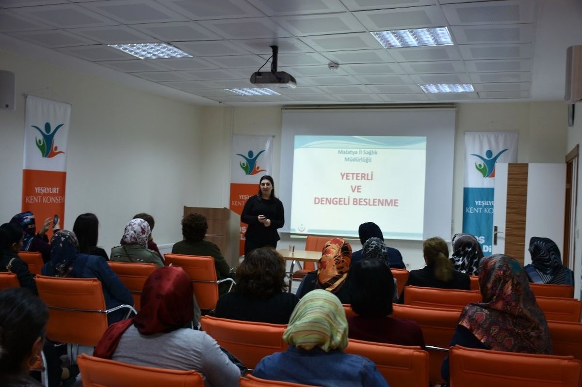 Bayanlara Sağlıklı Yaşam ve Obezite Konularında Bilgiler Verildi