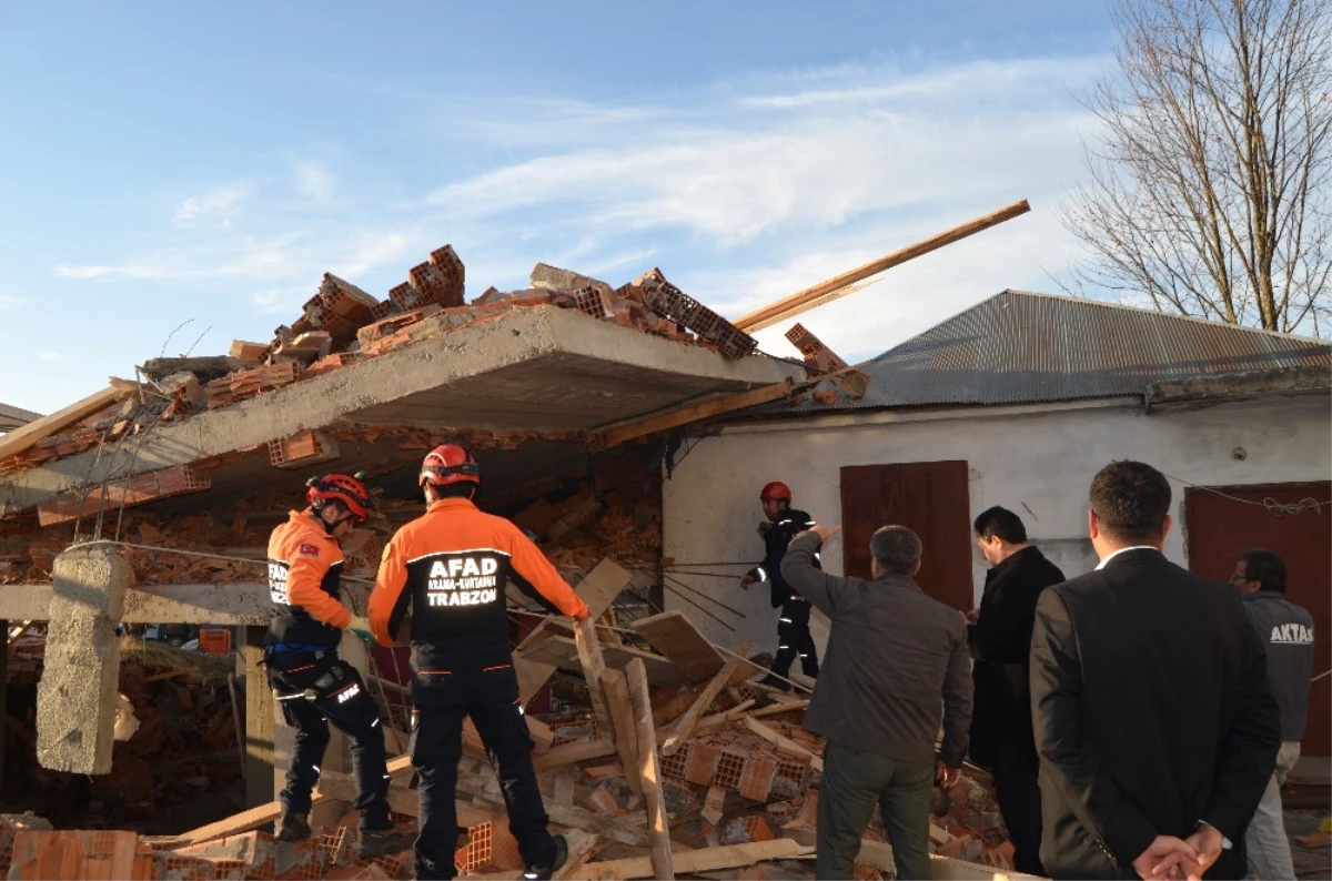 Cami Lojmanı İnşaatı Çöktü: 1 Ölü, 7 Yaralı