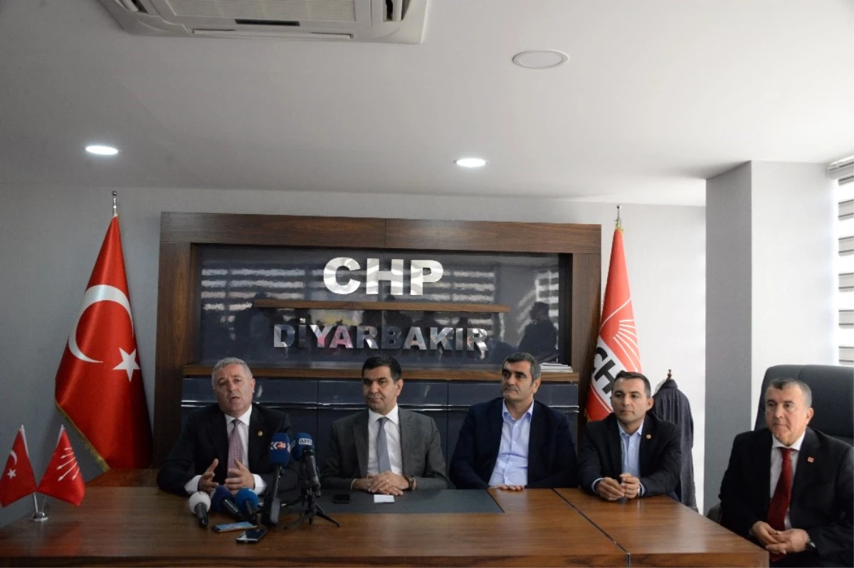CHP\'li Doktor Vekiller Sağlık Çalıştayı İçin Diyarbakır\'da