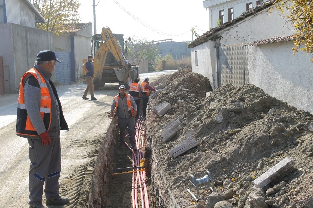 Gürsu\'da Elektrik Kabloları Yer Altına Alınıyor
