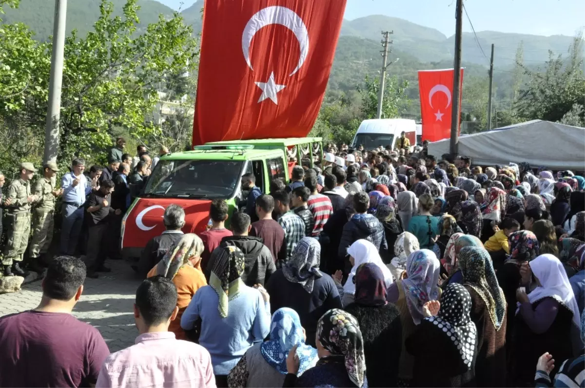 Hataylı Şehit Son Yolculuğuna Uğurlandı