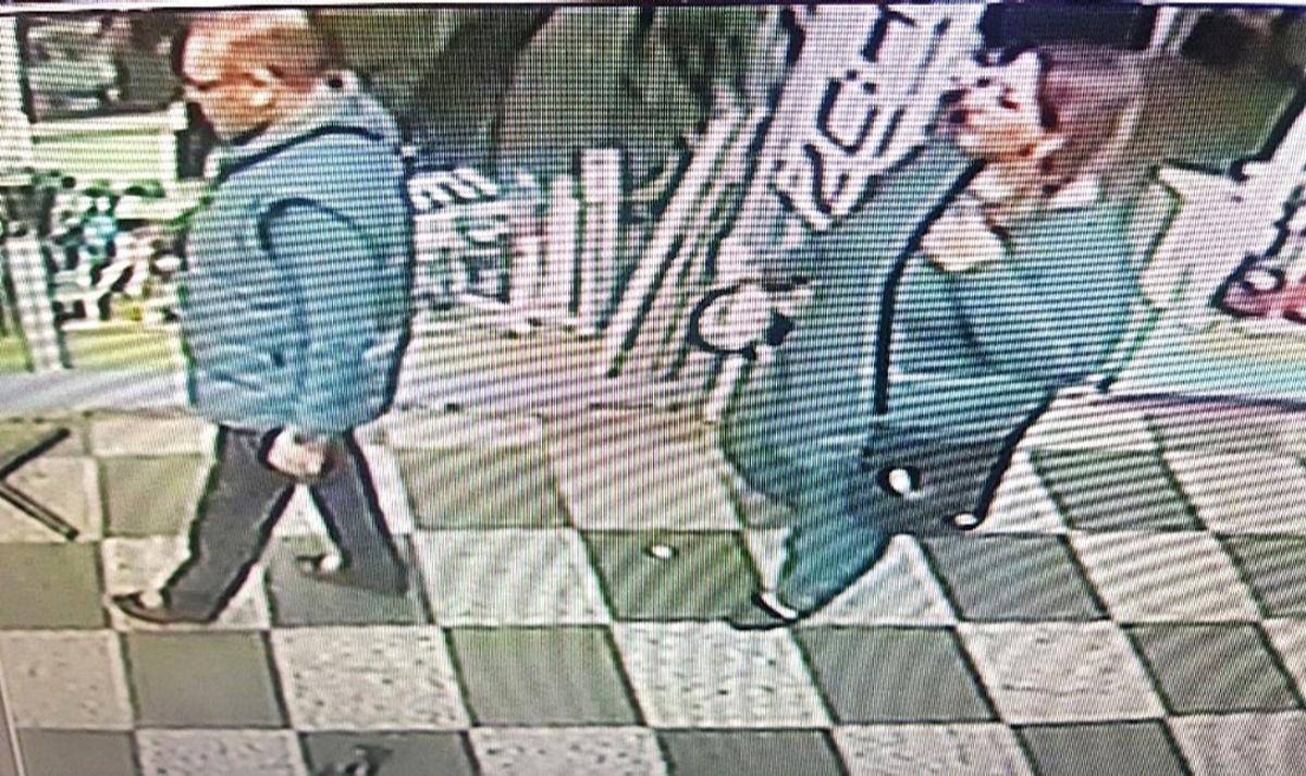 İngilizce Nargilenin Fiyatını Sordular Sonra Tırnakçılık Yöntemiyle Bin TL Çaldılar