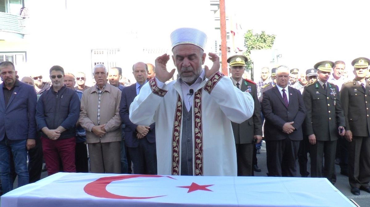 KKTC\'deki Kayıp Şehitler Toprağa Verildi