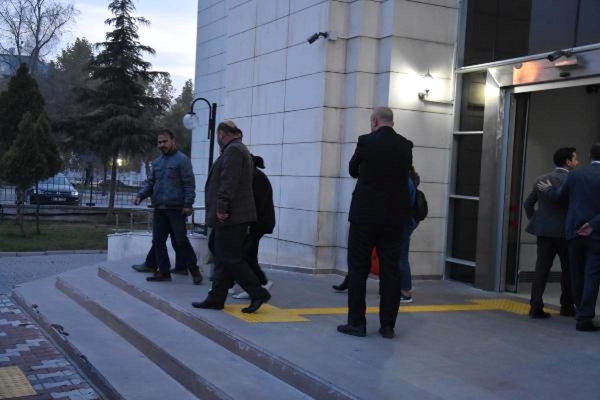 Manisa\'daki Fuhuş Operasyonunda 6 Kişi Tutuklandı