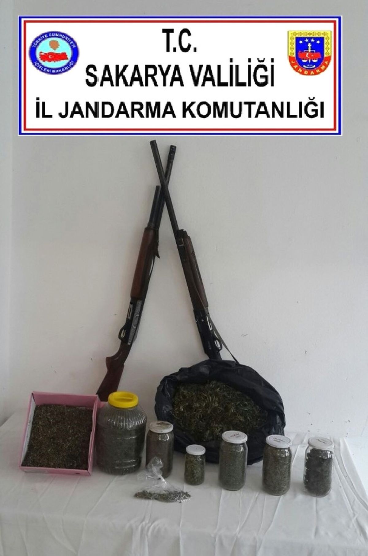 Sakarya\'da 1 Kilo 368 Gram Kubar Esrar Ele Geçirildi