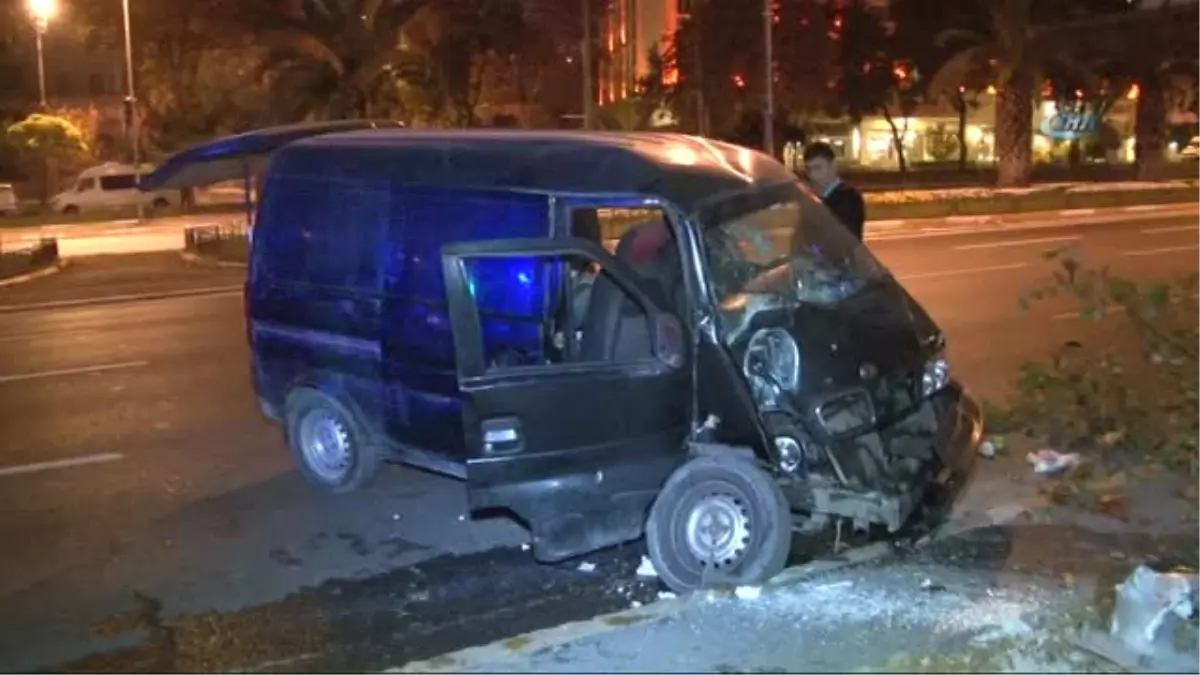 Vatan Caddesi\'nde Alkollü Sürücü Kaza Yaptı