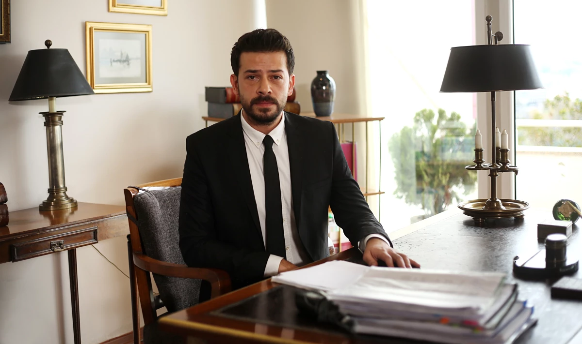 Ahmet Tansu Taşanlar, Tehlikeli Avukat Nazım Rolüyle \'ÇUKUR\'DA!