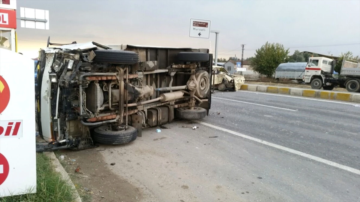 Aydın\'da Trafik Kazası: 3 Yaralı